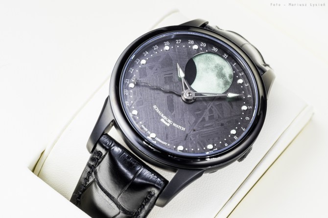 schaumburg_moon_meteorite_sm-34